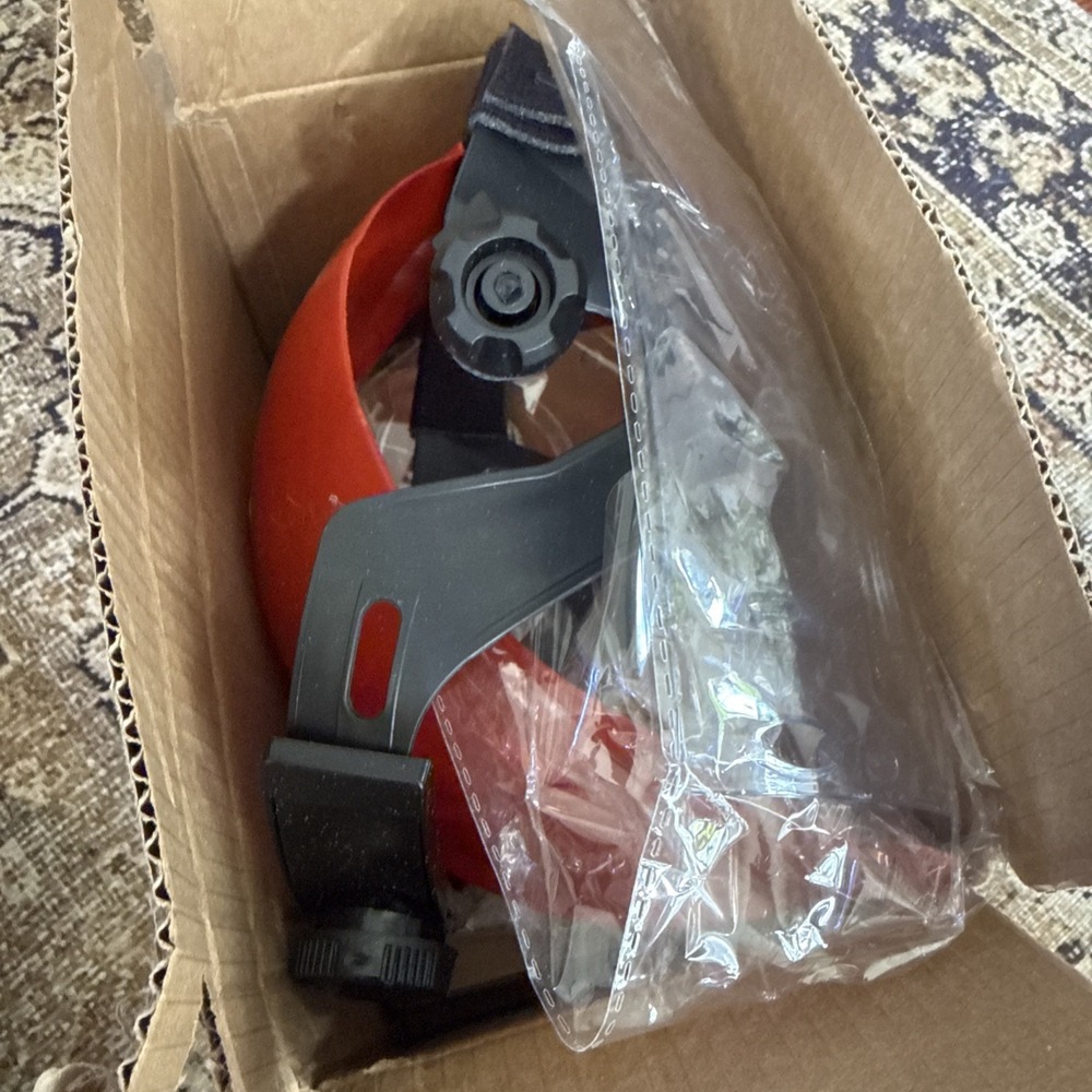 Hummingbird Feeder Helmet Wearable Mask Bird Feeding Face Shield Gift NEW